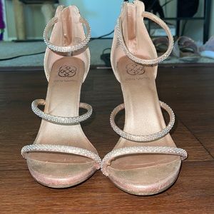 Daisy Fuentes Dusty Pink with Silver Detailing Heels